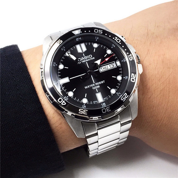 Jam tangan Casio pria berbahan baja tahan karat