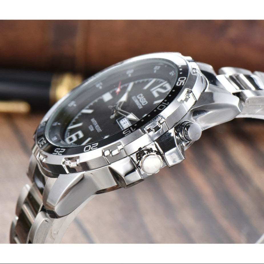 Jam tangan pria Casio original bercahaya di malam hari